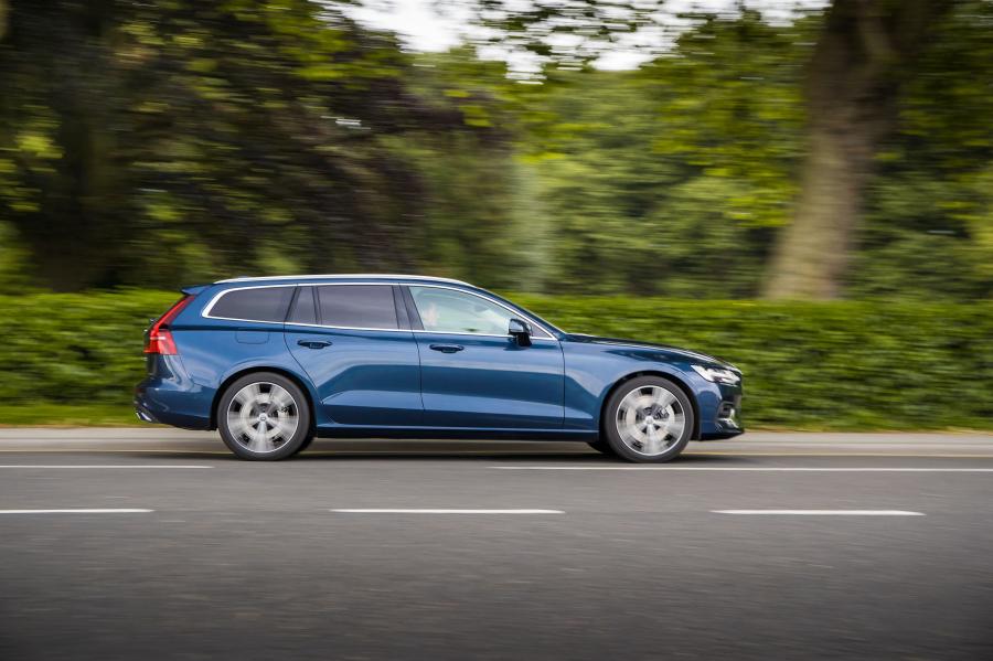  Volvo V60 D4 Inscription 2018 года  (UK) (фото 28 из 34)